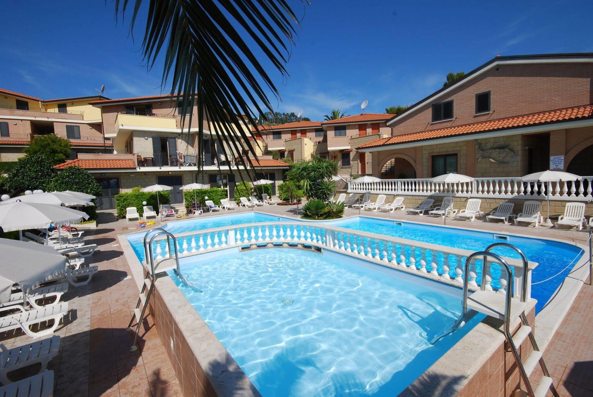 Residence Il Borgo Tortoreto Exterior photo